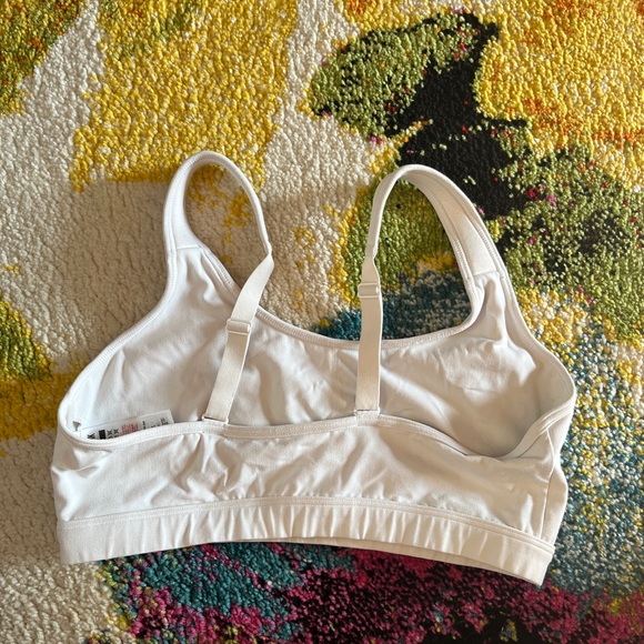 GymShark Sports Bra - Picture 2 of 2